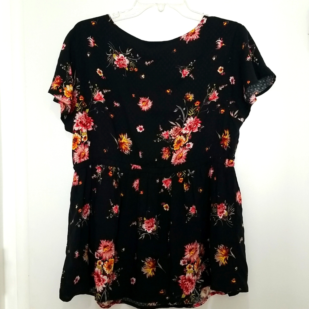 Torrid Romantic Floral Babydoll Blouse Stretch Waist Flutter Sleeves NWT - Picture 5 of 7